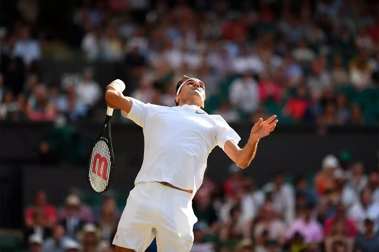 开云平台-费德勒迎来五赛季出色发挥，独行侠观众热烈欢呼！观众掌声雷动-开云平台